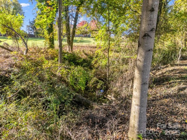 628 New Hope Road, Flat Rock, NC 28731