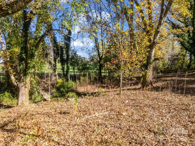 628 New Hope Road, Flat Rock, NC 28731