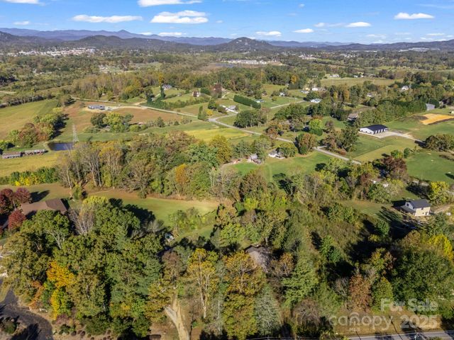 628 New Hope Road, Flat Rock, NC 28731