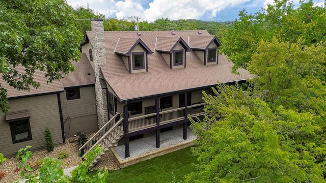 2909 S 74th Street, Kansas City, KS 66106