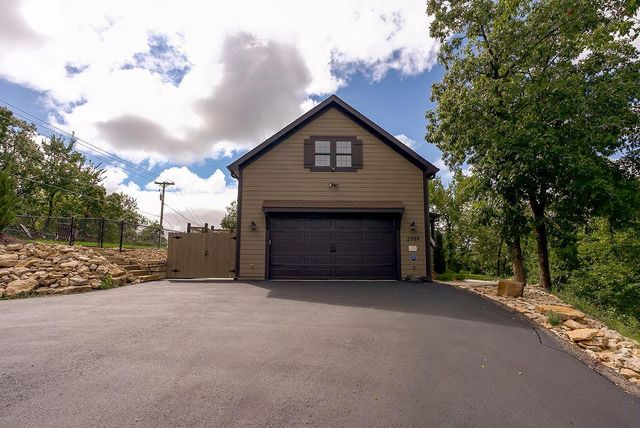 2909 S 74th Street, Kansas City, KS 66106