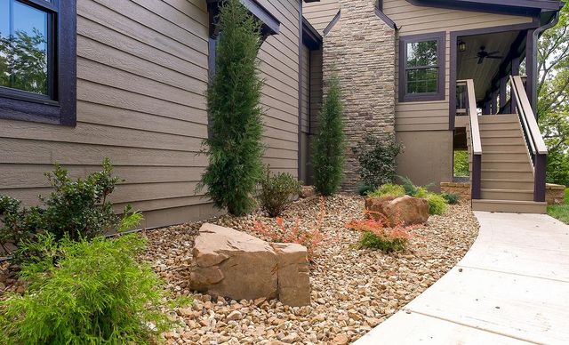 2909 S 74th Street, Kansas City, KS 66106