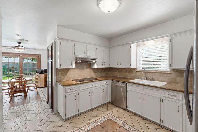 13710 Foxmoor Lane, Houston, TX 77069