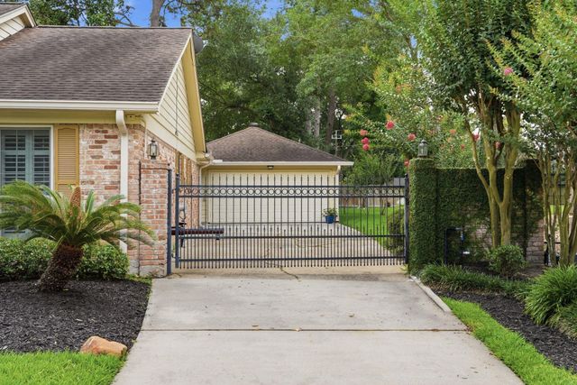 13710 Foxmoor Lane, Houston, TX 77069
