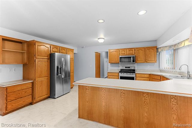 53725 Arabian Trail, Macomb, MI 48042
