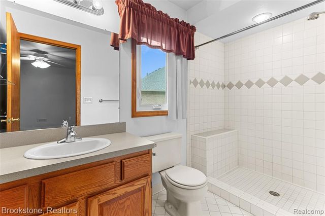 53725 Arabian Trail, Macomb, MI 48042