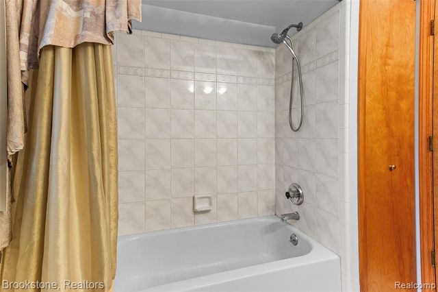 53725 Arabian Trail, Macomb, MI 48042