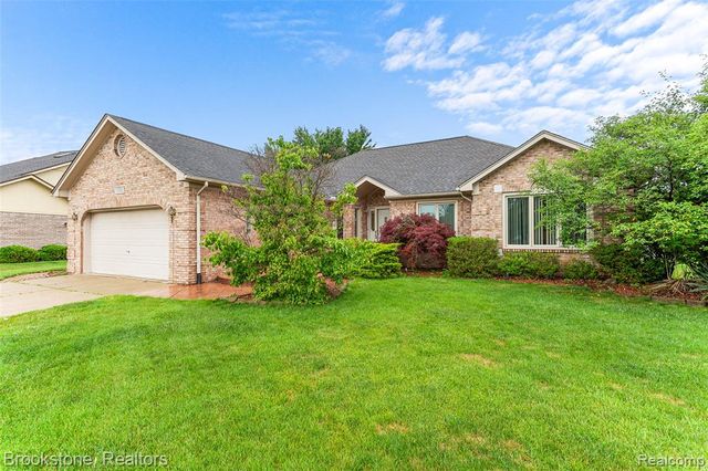 53725 Arabian Trail, Macomb, MI 48042
