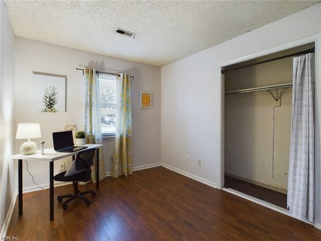 1320 Pierside CT, Virginia Beach, VA 23453