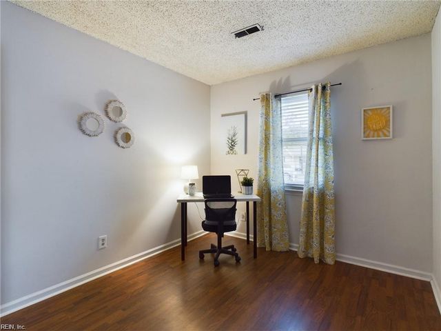 1320 Pierside CT, Virginia Beach, VA 23453