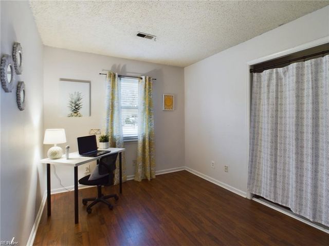 1320 Pierside CT, Virginia Beach, VA 23453