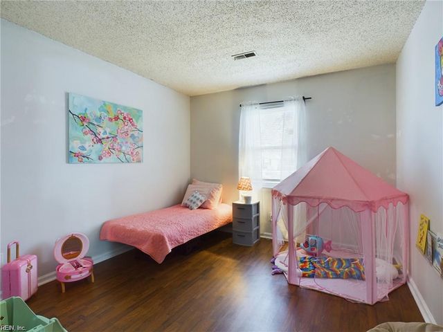 1320 Pierside CT, Virginia Beach, VA 23453