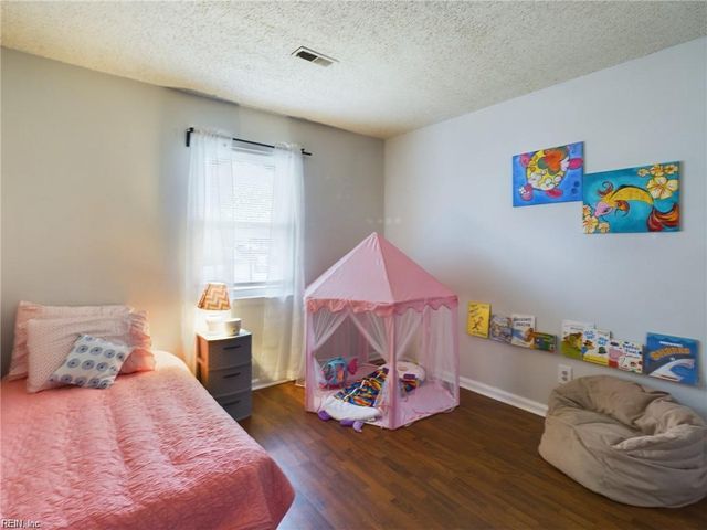 1320 Pierside CT, Virginia Beach, VA 23453