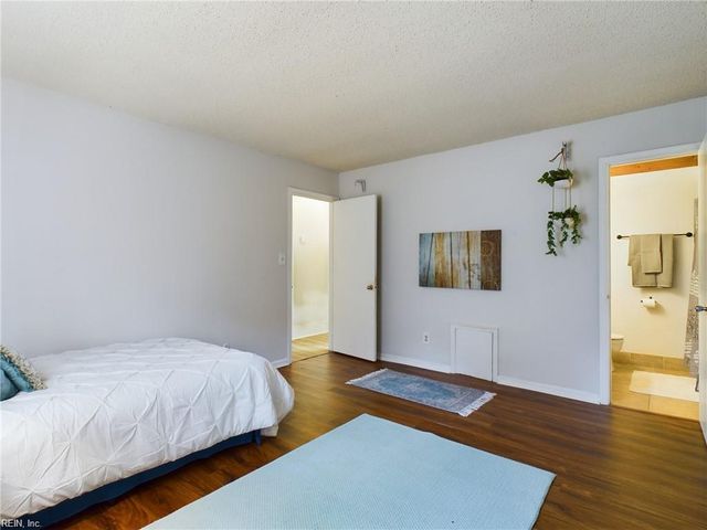 1320 Pierside CT, Virginia Beach, VA 23453