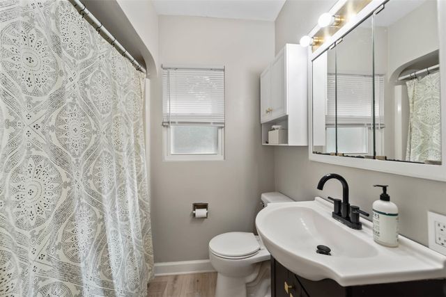 2203 35th Street, Des Moines, IA 50310