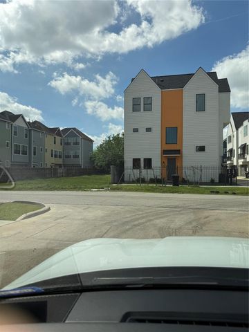 224 W 28th Street, Houston, TX 77008