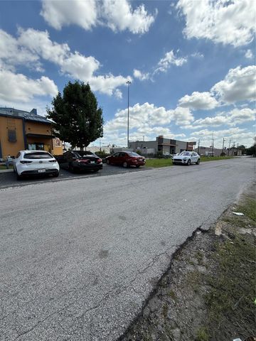 224 W 28th Street, Houston, TX 77008
