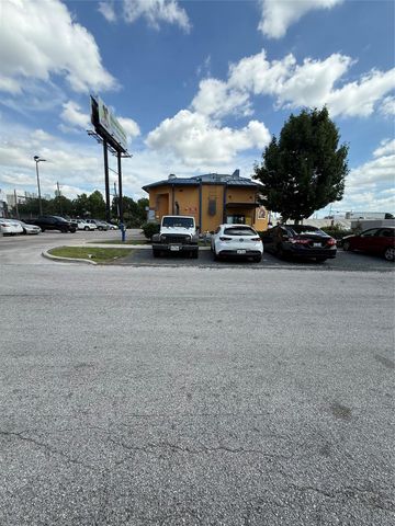 224 W 28th Street, Houston, TX 77008