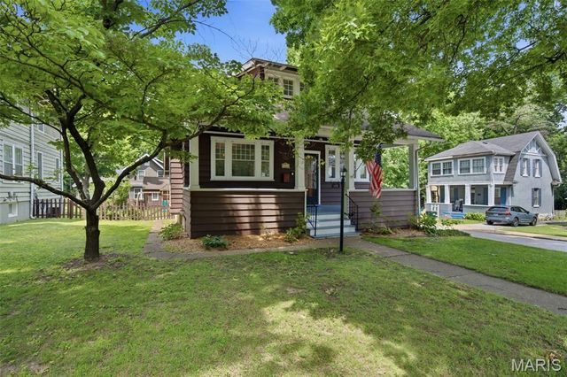 125 S Elm Avenue, St Louis, MO 63119