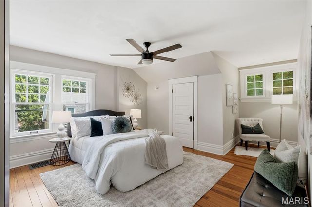 125 S Elm Avenue, St Louis, MO 63119