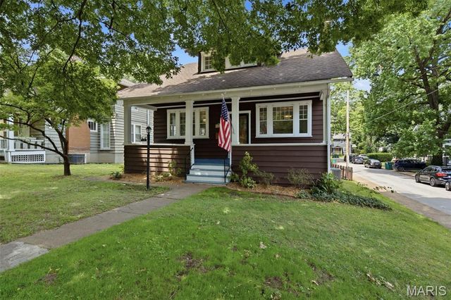 125 S Elm Avenue, St Louis, MO 63119