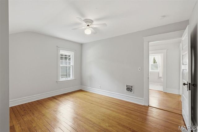 125 S Elm Avenue, St Louis, MO 63119