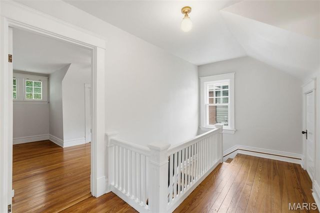 125 S Elm Avenue, St Louis, MO 63119