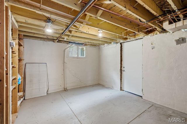 125 S Elm Avenue, St Louis, MO 63119