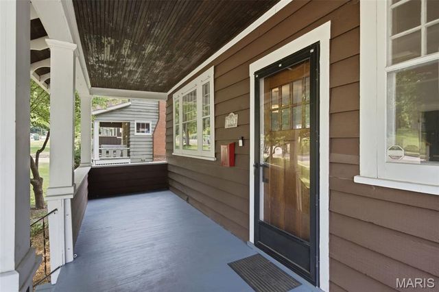 125 S Elm Avenue, St Louis, MO 63119