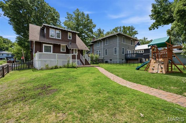125 S Elm Avenue, St Louis, MO 63119