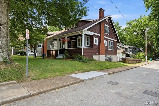 125 S Elm Avenue, St Louis, MO 63119