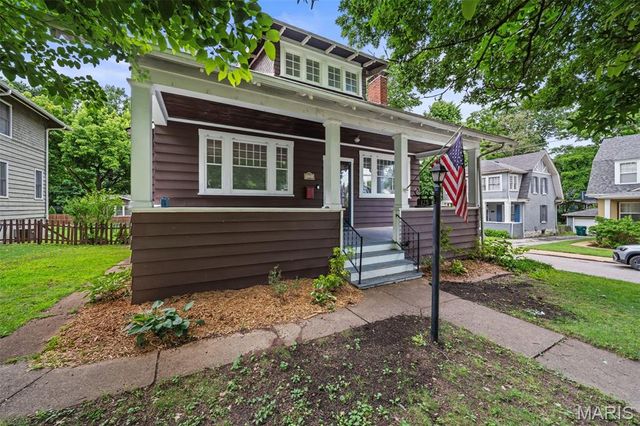 125 S Elm Avenue, St Louis, MO 63119