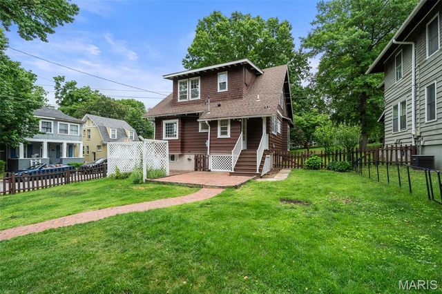 125 S Elm Avenue, St Louis, MO 63119