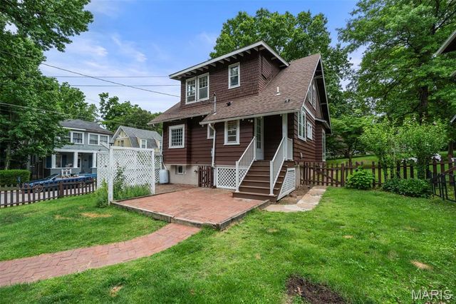 125 S Elm Avenue, St Louis, MO 63119