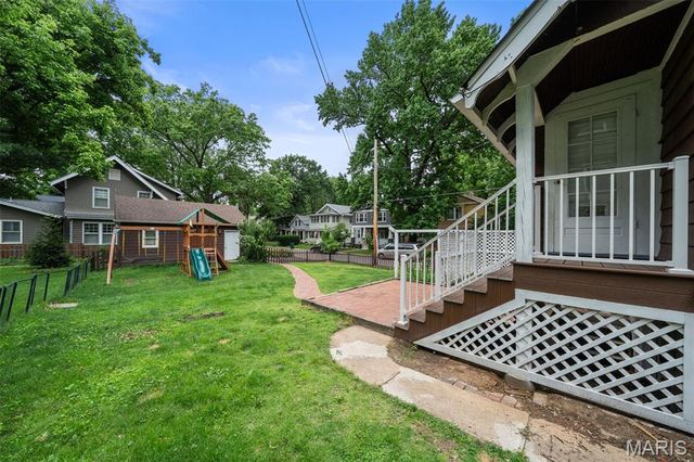 125 S Elm Avenue, St Louis, MO 63119