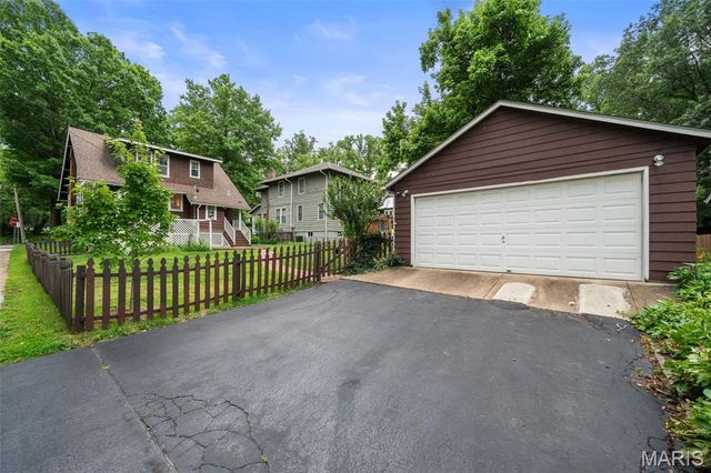 125 S Elm Avenue, St Louis, MO 63119