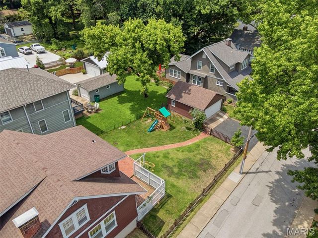 125 S Elm Avenue, St Louis, MO 63119