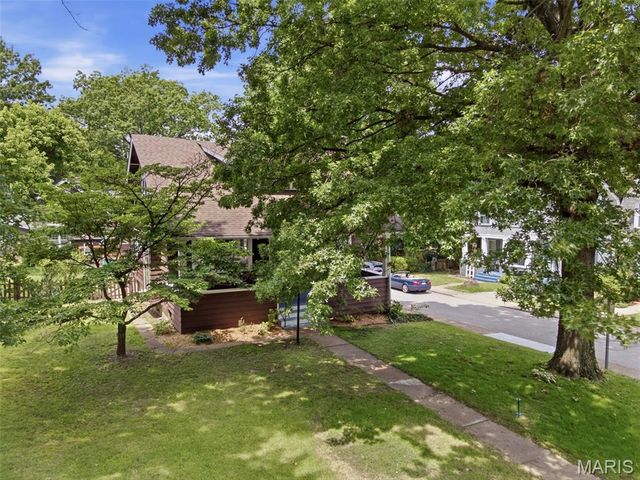 125 S Elm Avenue, St Louis, MO 63119