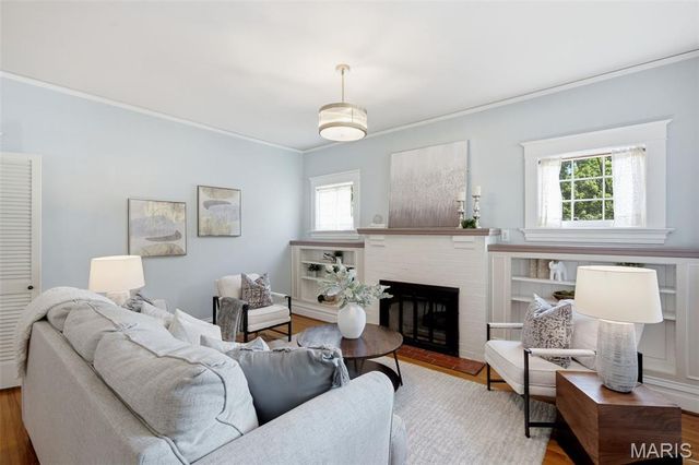 125 S Elm Avenue, St Louis, MO 63119