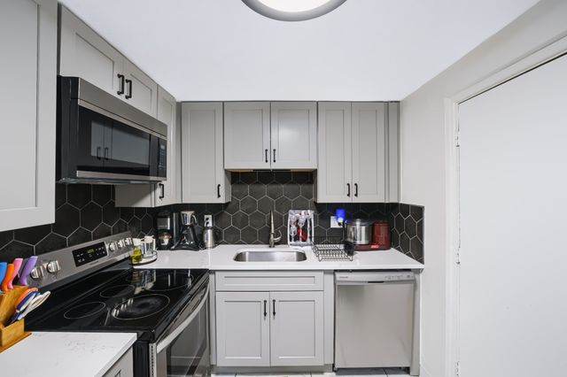 215 Winter St 3P, Weymouth, MA 02188