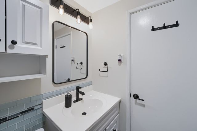 215 Winter St 3P, Weymouth, MA 02188