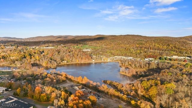 55 Woodland Rd, Franklin Boro, NJ 07416