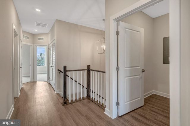 43769 METRO TER, Ashburn, VA 20147