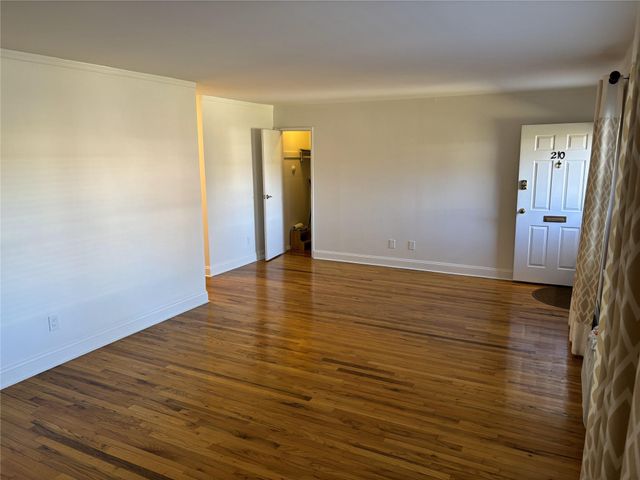 210 Farber Drive 210, West Babylon, NY 11704