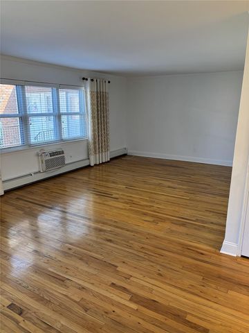 210 Farber Drive 210, West Babylon, NY 11704