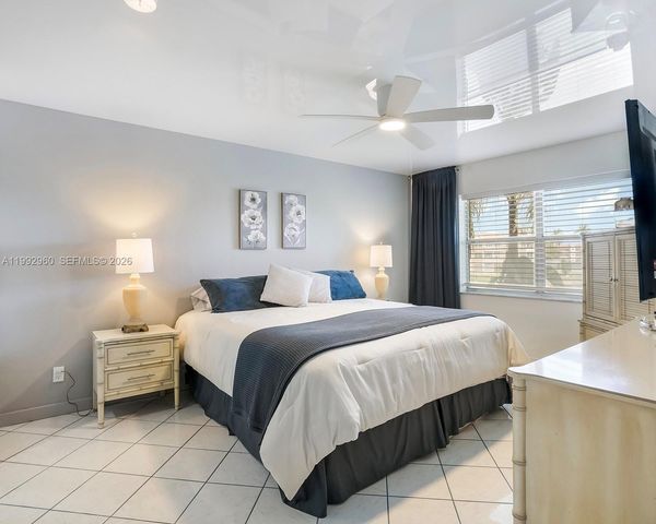 9580 Sunrise Lakes Boulevard 205, Sunrise, FL 33322
