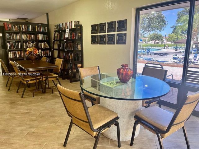 9580 Sunrise Lakes Boulevard 205, Sunrise, FL 33322