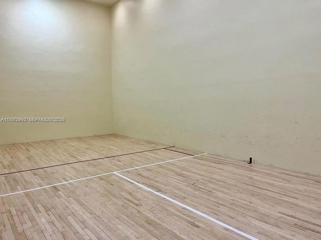 9580 Sunrise Lakes Boulevard 205, Sunrise, FL 33322