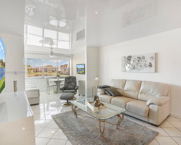 9580 Sunrise Lakes Boulevard 205, Sunrise, FL 33322