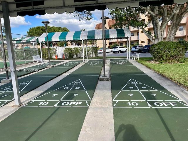 9580 Sunrise Lakes Boulevard 205, Sunrise, FL 33322